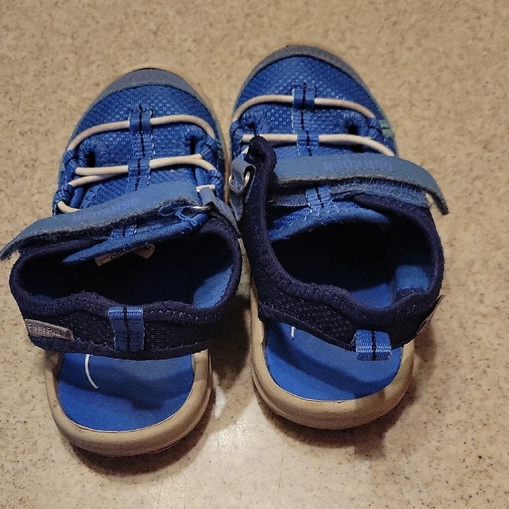 OshKosh B'gosh Kids Blue Closed Toe Sandals Size 8M
